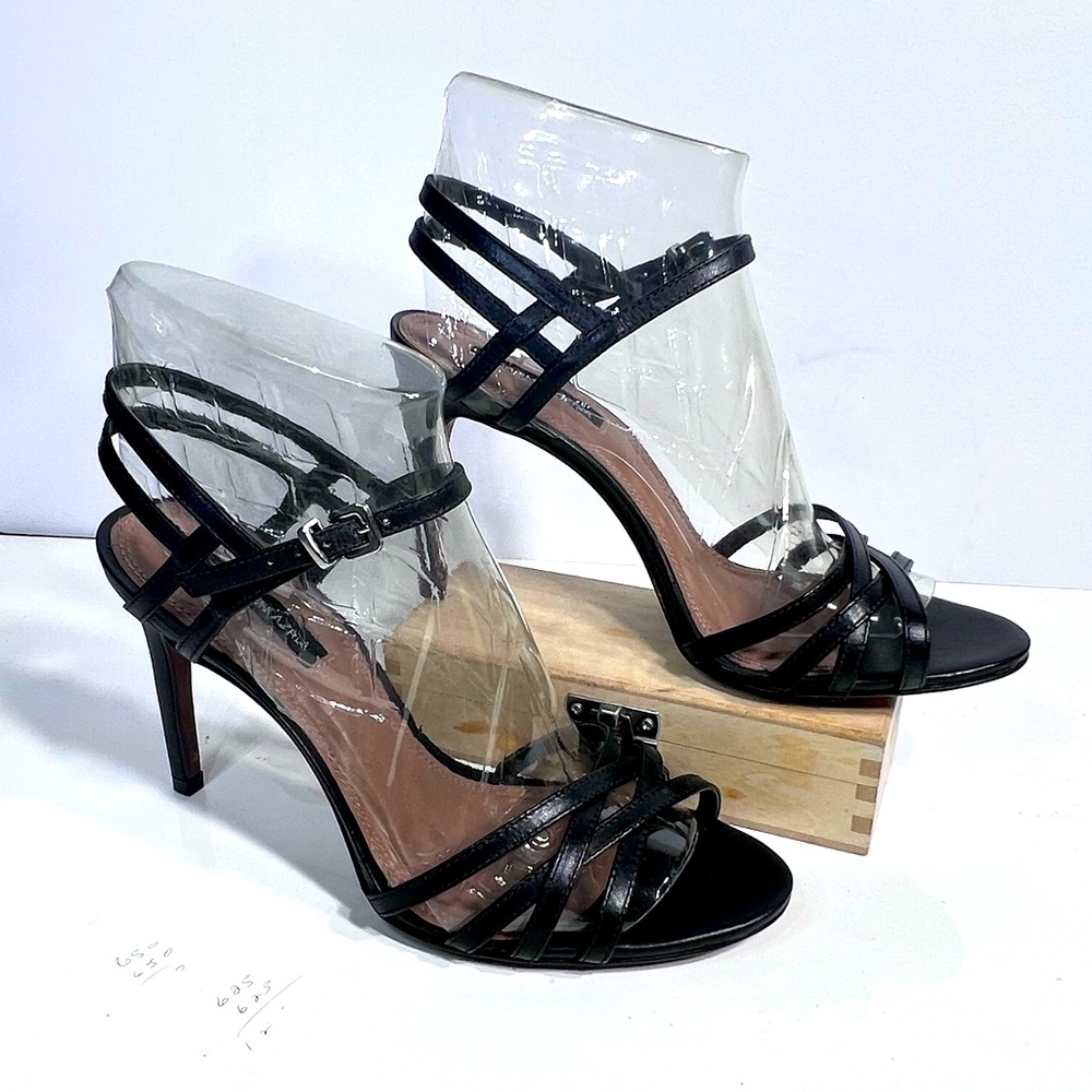 BCBGMAXAZRIA Tanya Round Toe Stiletto Buckle Le